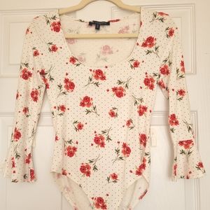 3/4 Bell Sleeved Bodysuit Size Small